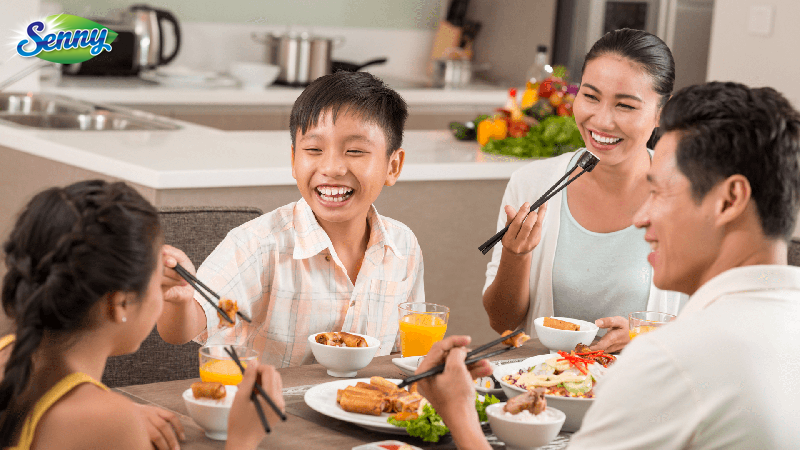 Bữa cơm trong gia đình giúp gắn kết yêu thương