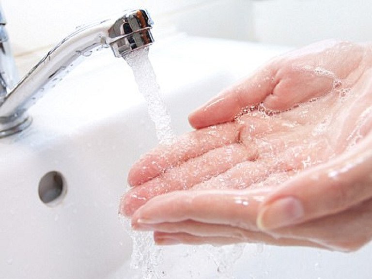 Rửa tay thường xuyên là biện pháp tốt nhất để ngăn ngừa dịch bệnh