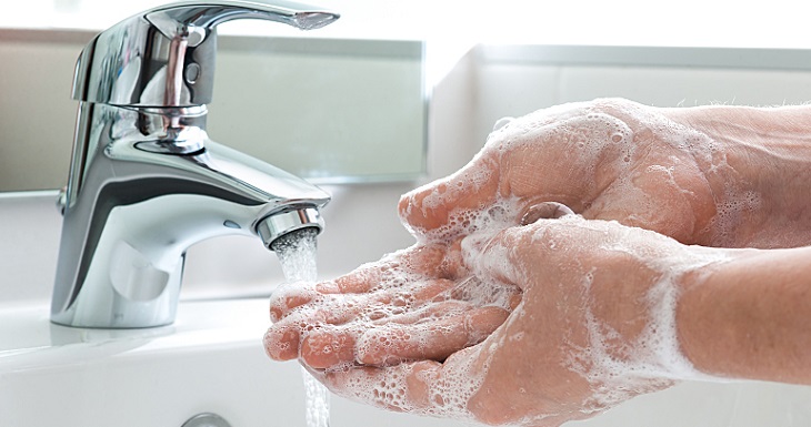 rửa tay với senny 