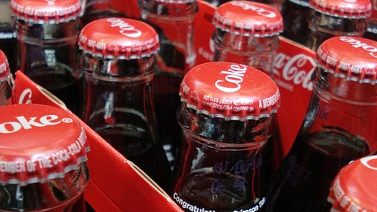 Cocacola có công dụng tuyệt vời trong tẩy rửa bồn cầu.
