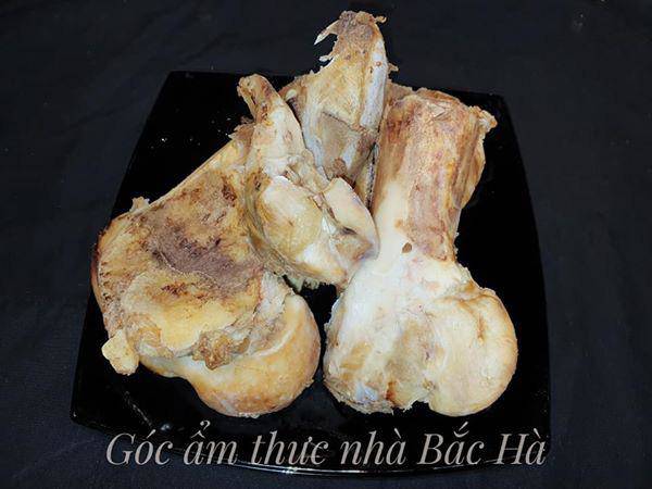 Mẹo làm sạch xương bò khi nấu món phở bò - Ảnh 1.