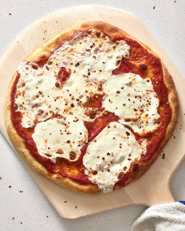 Pizza không tinh bột dành cho những người ăn theo chế độ Lowcarb: Chỉ mất 30 phút chế biến, chị em đã có thể ăn đẫy miệng mà chẳng lo phá vỡ lộ trình ăn kiêng! - Ảnh 1.