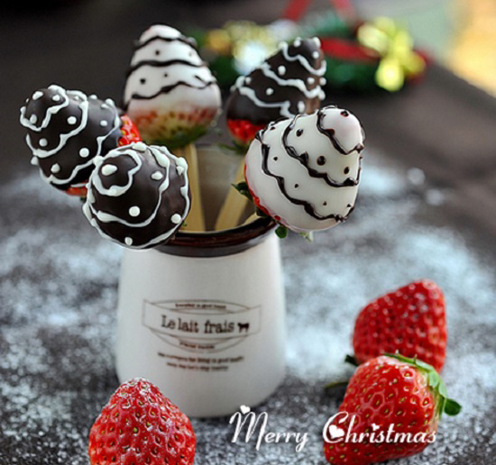 Dâu tây chocolate - món quà ngọt ngào cho ngày Noel!