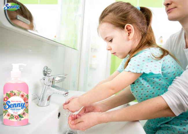 Hướng dẫn bé rửa tay sạch khuẩn với nước rửa tay Senny