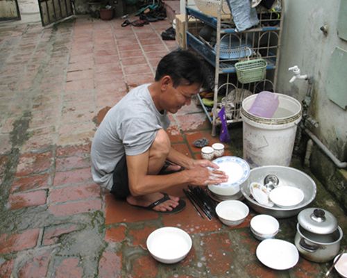 Kinh hoàng! Rửa bát không sạch - Vợ chém chồng dã man ở Thái Nguyên