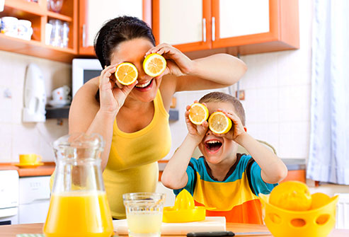 6 sai lầm mẹ hay mắc phải khi sử dụng nước cam cho cả nhà