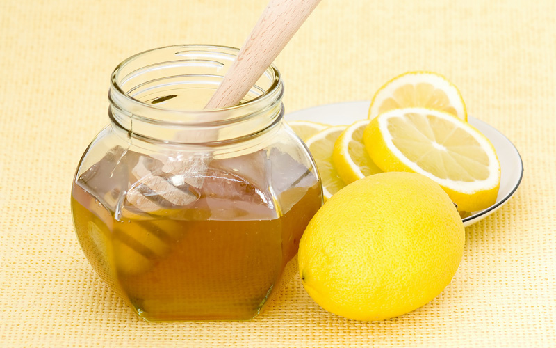 5 lí do bạn nên uống nước chanh tươi mật ong vào buổi sáng